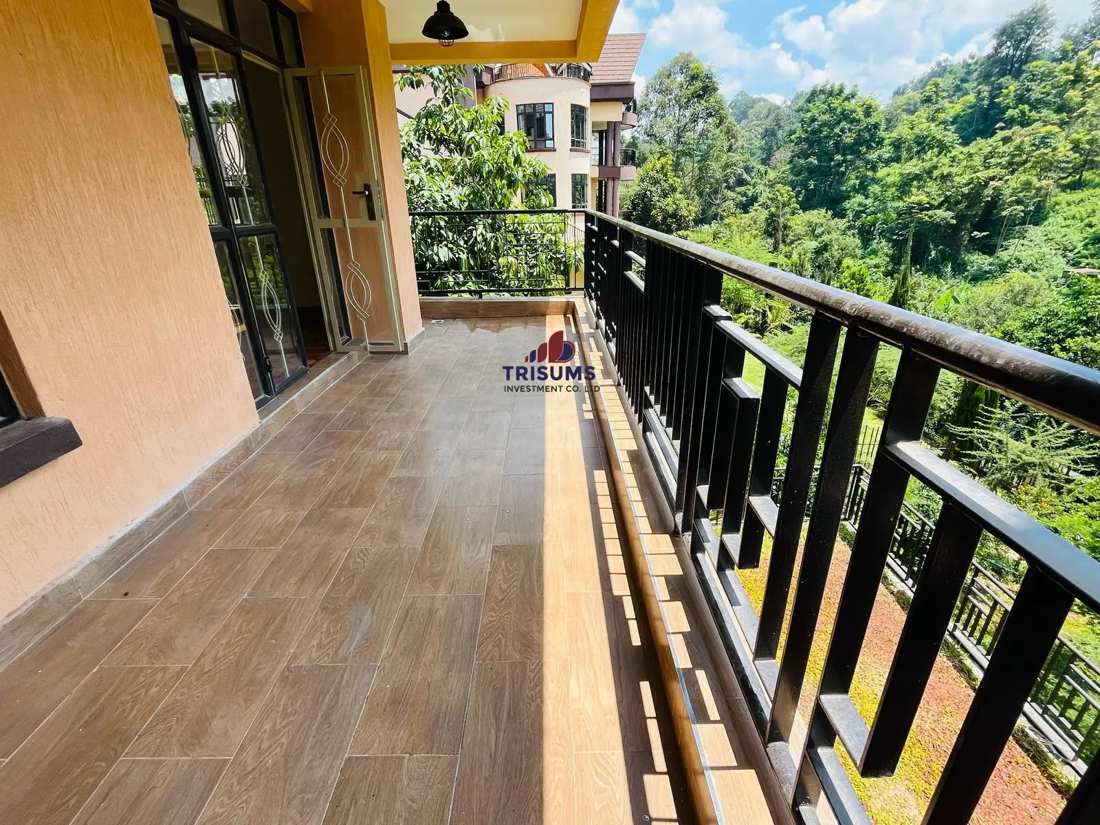 8 Bedroom Standalone Residence To Let
